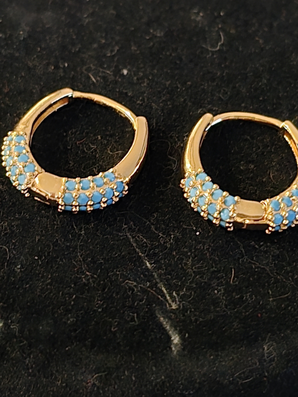 22kgp Dubai Jewelry Gold Hoop Earrings with Blue Crystal Accents